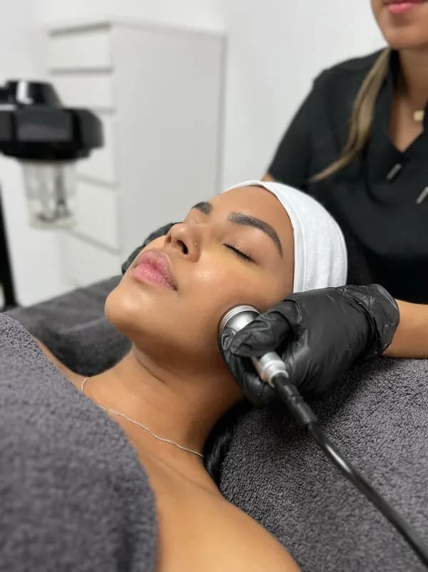 Connective Tissue Facial Head Spa Enschede